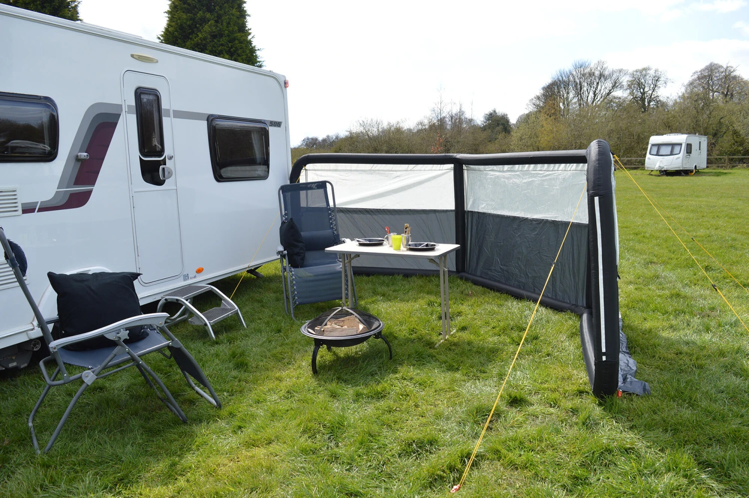 Maypole 3 Panel Windbreak Air (Single Point Inflation) - Image 3