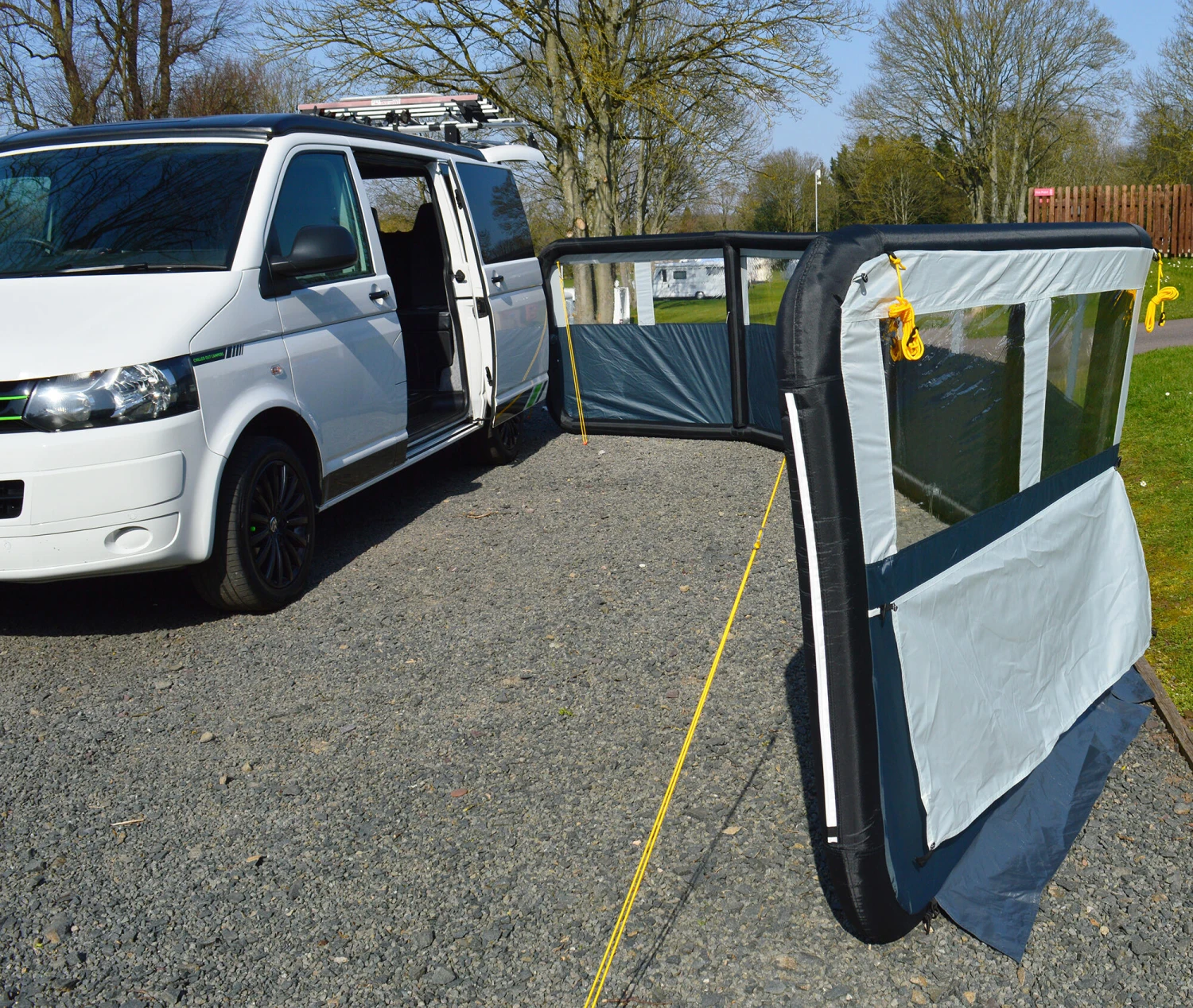 Maypole 5 Panel Single Point Inflation Windbreak - Image 3